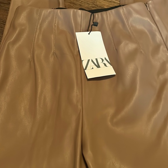 Zara Pants - 🎉🎉HP🎉🎉Zara Faux Leather Leggings